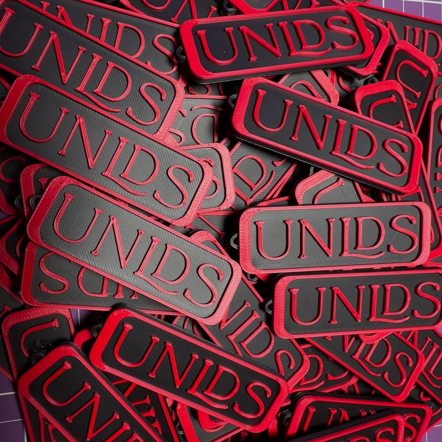 Cascudo Lab Produziu Mais de Mil Peças Para o Merch Oficial de UNLDS, Álbum de Duzz